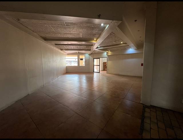 140M² WAREHOUSE TO LET IN ROOIHUISKRAAL